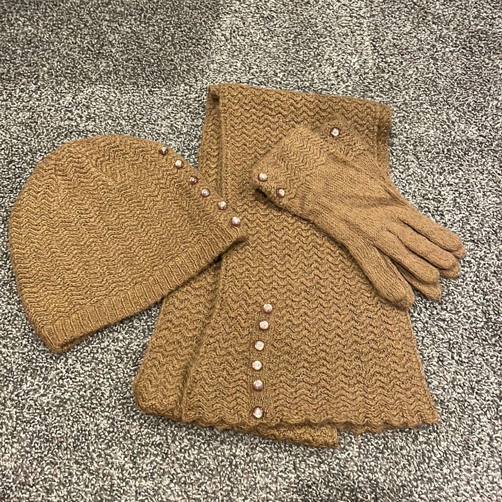 Hat, Scarf & Gloves